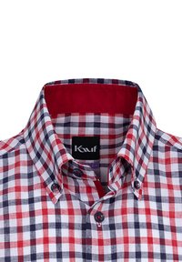 Camicia a quadri con motivi rossi, blu navy e bianchi, colletto button-down e un rivestimento interno del colletto rosso a contrasto con etichetta del logo.