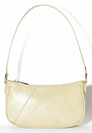 Petit sac à épaule beige avec texture peau de serpent, fermeture éclair et fine bandoulière avec attaches en anneaux métalliques.