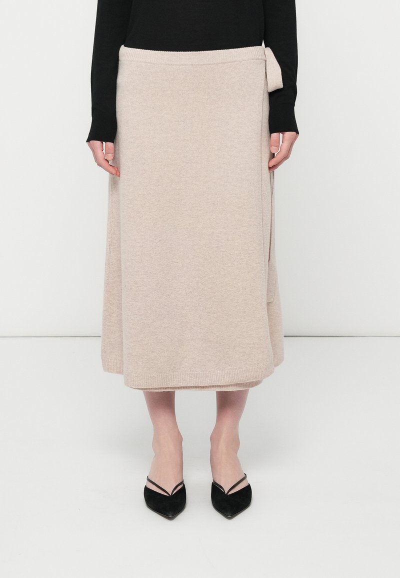 closed Wikkelrok beige closed Wikkelrok beige