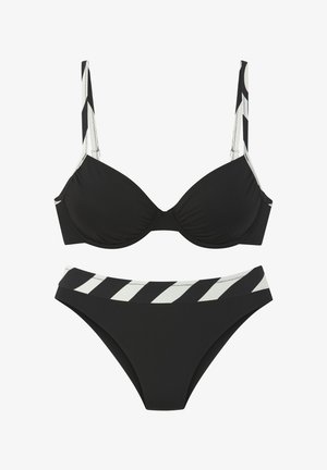 Must mustribuuk, millel on pehmendusega rinnahoidja, reguleeritavad rihmad ja kaelusehärra, koos kontrastsete triibuliste kõrge vöökohaga aluspükstega.