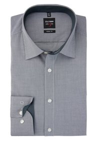 Grau kariertes Hemd mit strukturiertem Kragen, Knopfverschluss und kontrastierenden dunkelgrauen Akzenten am Innenkragen und an den Manschetten.