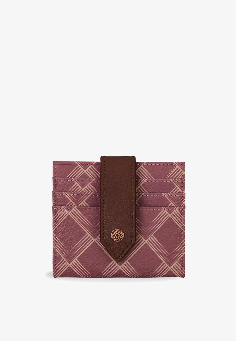 Ljubičasti teksturirani držač za kartice s geometrijskim uzorkom, kožnom trakicom i zlatnim detaljima. Ima više utora za kartice i kompaktan oblik.