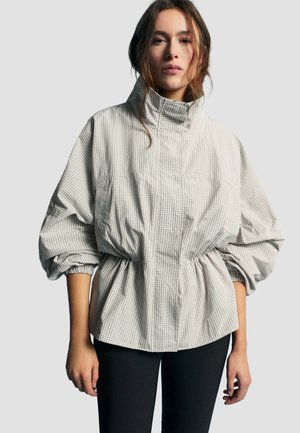 PULL&BEAR, HIGH NECK RUCHED PEPLUM - JACKET - Light jacket - white
