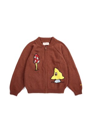Jersey marrón con cremallera y punto con diseños de hongos rojos y amarillos en el frente y puños y cuello acanalados.