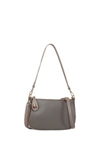 Grijze leren handtas met een gegranuleerde textuur, een enkele verstelbare schouderriem en gouden hardwareaccenten. Heeft een ritssluiting en een logo-detail.