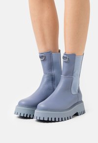 Bronx GROOV-Y - Botas de tornozelo com plataforma - retro blue