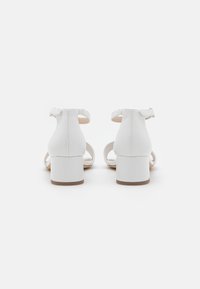 Tamaris Morsiuskengät - white