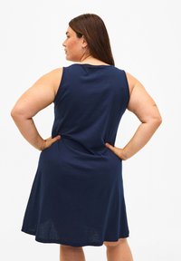 Zizzi ÄRMELLOSES MIT A-LINIE - Obleka iz džersija - navy blazer solid