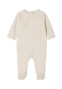 Helles beigefarbenes Baby-Overall aus weichem Stoff, mit langen Ärmeln, Fußboden und rundem Halsausschnitt mit Druckknopfverschluss hinten.