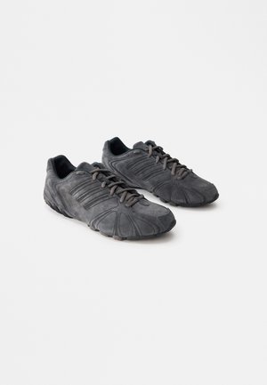 GHOST SPRINT - Baskets basses - carbon/core black