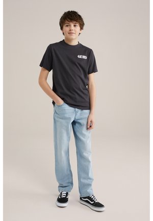 - T-shirt z nadrukiem
