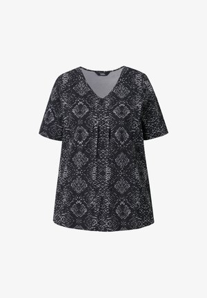 Zwart en grijs gestreept shirt met een V-hals, korte mouwen en geplooide voorkant. Gemaakt van zachte stof met een gestructureerd, diamantachtig design.