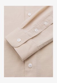 Sélectionné, cream