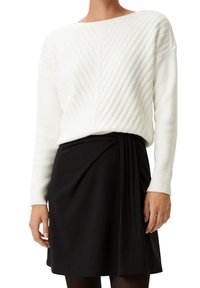 comma Sweter