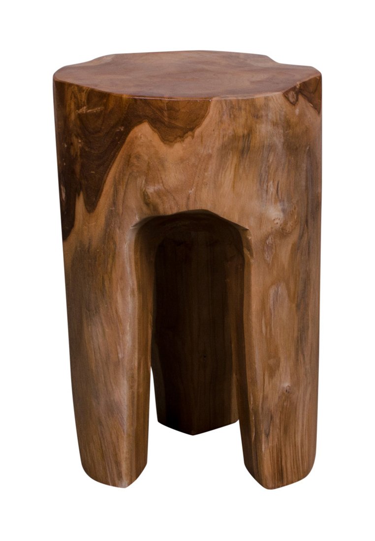 Holzstuhl mit natürlichem Finish. Abgerundete Oberseite, unregelmäßige Oberfläche und ausgehöhlt in der Mitte. Dicke, robuste Beine mit glatter Textur.
