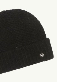 Czarna dziergana czapka beanie z teksturowanym wzorem i ściągaczem. Zawiera małe cekiny oraz okrągłe logo z boku.