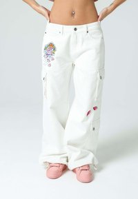 Ed Hardy - KOI-FISHING - Relaxed fit jeans - white Thumbnail Image 1