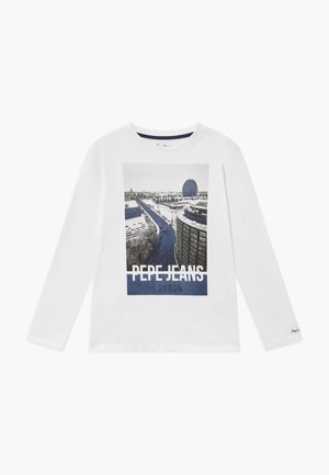 Wit T-shirt met lange mouwen met een grafische print van de skyline van Londen in grijs en blauw, met de tekst "PEPE JEANS LONDON" onderaan.