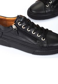 Pikolinos RIELLS - Zapatillas - 802
