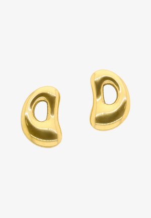 Para błyszczących złotych kolczyków o abstrakcyjnym kształcie, z gładkimi, zaokrąglonymi powierzchniami i otwartymi owalnymi wycięciami w środku.