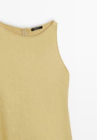 Robe beige en lin sans manches avec encolure ronde et fermeture éclair au dos, étiquette indiquant la marque "Massimo Dutti".