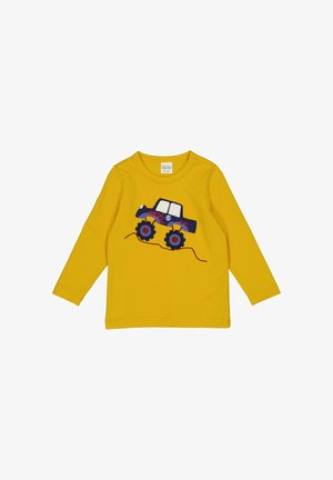 Geel langarm t-shirt met een blauwe tractorafbeelding met rode accenten en het nummer 5, gemaakt van zachte katoenstof.