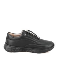 Schwarze Ledersneaker mit einer strukturierten Gummisohle, ausgestattet mit einem Schnürdesign und metallischen Akzenten. Glatte Oberfläche und runde Zehenform.
