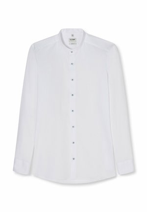 Wit herenoverhemd met lange mouwen, een mandarijnenkraag en blauwe knopen aan de voorkant, plat gelegd op een witte achtergrond.