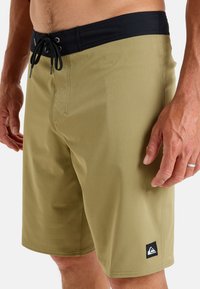 Quiksilver KAIMANA BOARD - Plavecké šortky  - beige