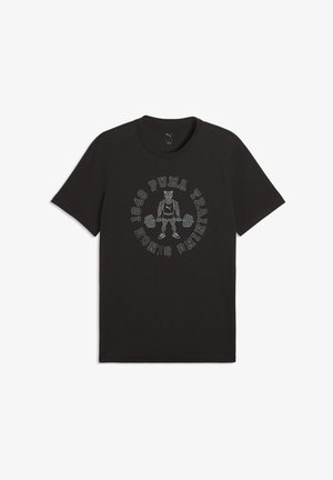 Czarny bawełniany T-shirt z grafiką muskularnej postaci podnoszącej sztangę, z napisem "1948 PUMA TRAINING" w szarym okrągłym wzorze.