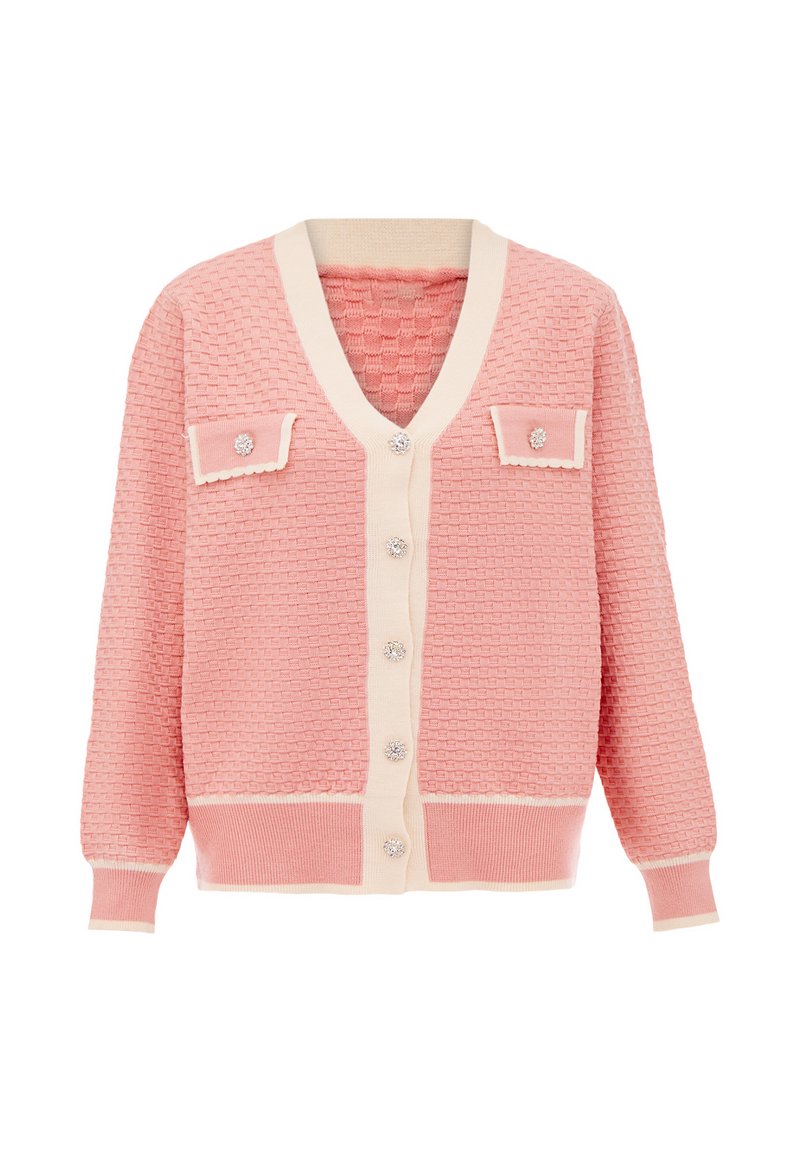 Rózsaszín kötött kardigán v-nyakkal, bézs díszítéssel, két elülső zsebbel és díszgombokkal. Az anyaga textúrázott, az egész felületet gofriszerű minta borítja.