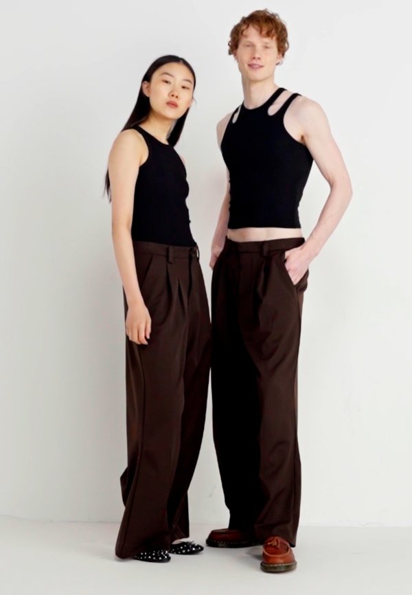 GOLIATH PANT UNISEX - Trousers2