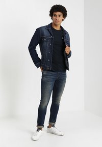 Superdry & Co LABEL VNTGE  - T-shirt z nadrukiem