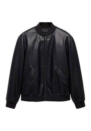 Giacca bomber nera realizzata in ecopelle lucida, con chiusura a zip frontalmente, colletto a coste e due tasche anteriori a forma angolare.