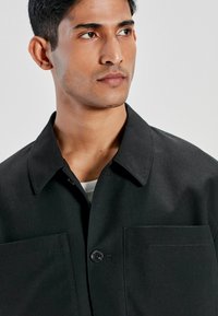 Next REGULAR FIT - Vasaras jaka - black