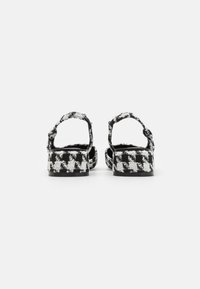 Call it Spring SOFIIA - Decolleté - black/white