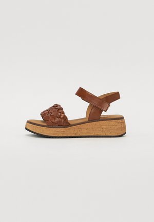 Wedge sandals - camel