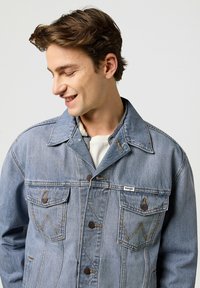 Wrangler ANTI FIT - Veste en jean - light ice