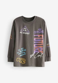 Felpa a maniche lungo grigio scuro con testo grafico in vari colori, che presenta frasi e design tra cui "NESSUN RISCHIO NESSUNA RICOMPENSA" e "FUTURO".