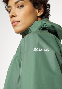 Salewa PUEZ - Casaco impermeável - duck green