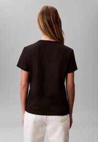Calvin Klein Jeans ARCHIVE CREW TEE - Lihtne T-särk - black