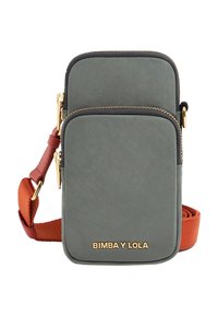 Borsa a tracolla sintetica grigia con due scomparti con zip, accessori in oro e tracolla arancione regolabile. Presenta il logo sulla parte anteriore.