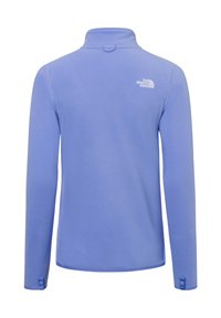 Niebieska polarowa kurtka, wysoki kołnierz, długie rękawy, ściągacze przy mankietach z zapięciem na guzik, z logo nadrukowanym na plecach. Miękka tekstura, jednolity kolor.