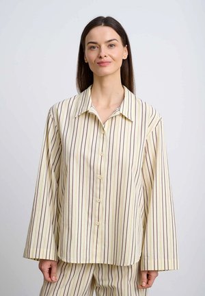 - Koszulka do spania