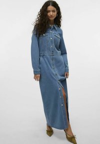 Vero Moda VMMOLLY LANGES - Velika haljina - medium blue denim