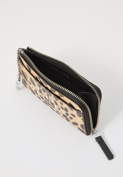 MARC JACOBS THE TOP ZIP WALLET - Lommebok - black multi