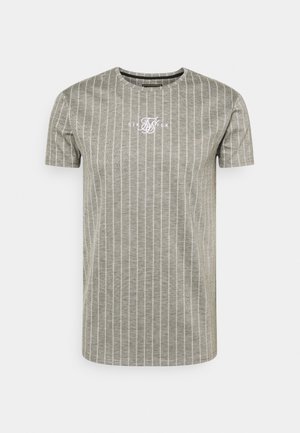 Grå kortærmet t-shirt med lodrette hvide striber, rund halsudskæring og et centralt logo. Stoffet ser blødt og afslappet ud.