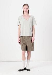 Thumbnail Image 2
