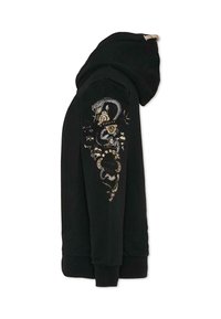 Felpa nera con cappuccio caratterizzata da un ricamo intricato lungo la manica sinistra, che raffigura un serpente e motivi floreali in fili metallici d'oro e argento.