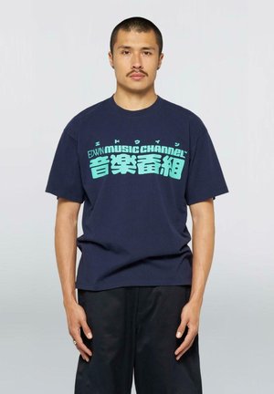 Edwin ONGAKU - Camiseta estampada - maritime blue